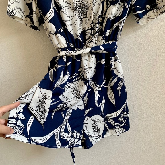 Kimchi Blue blue & white button down romper shorts - Picture 4 of 5